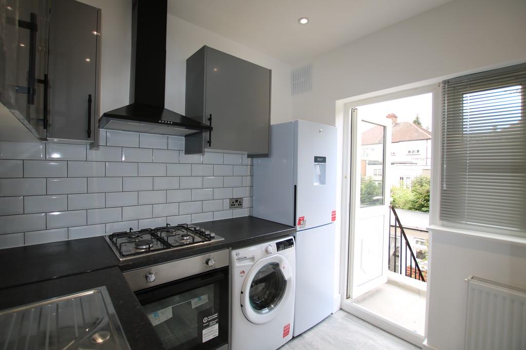 Flat Northview Crescent in Greater London