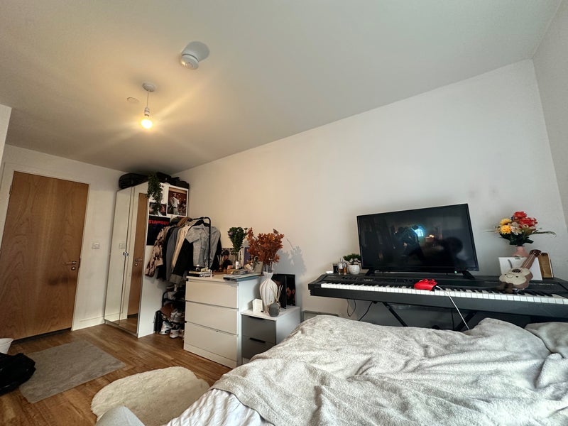 Room Pomona Strand in Trafford