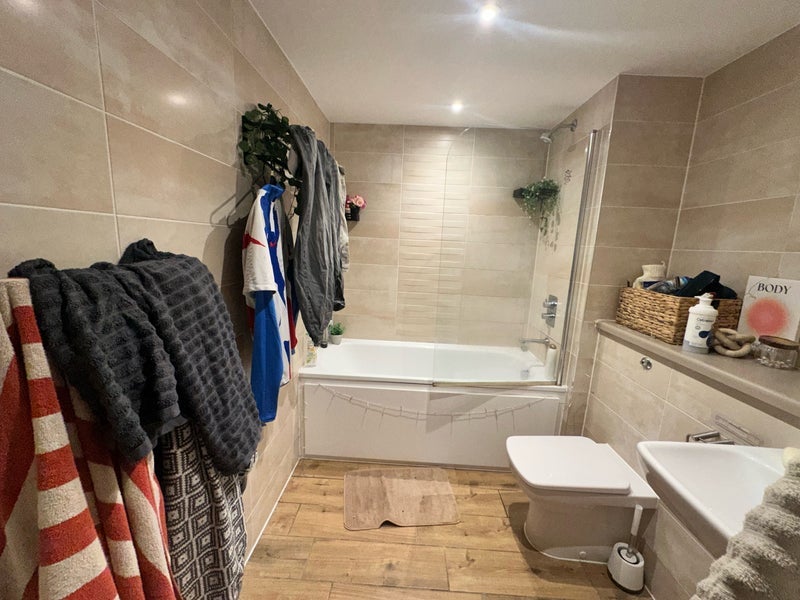 Room Pomona Strand in Trafford
