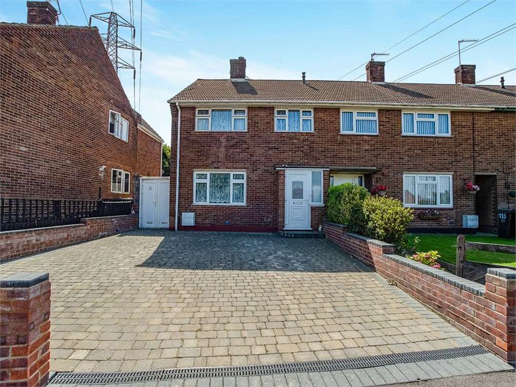 House Morgan Drive in Dartford