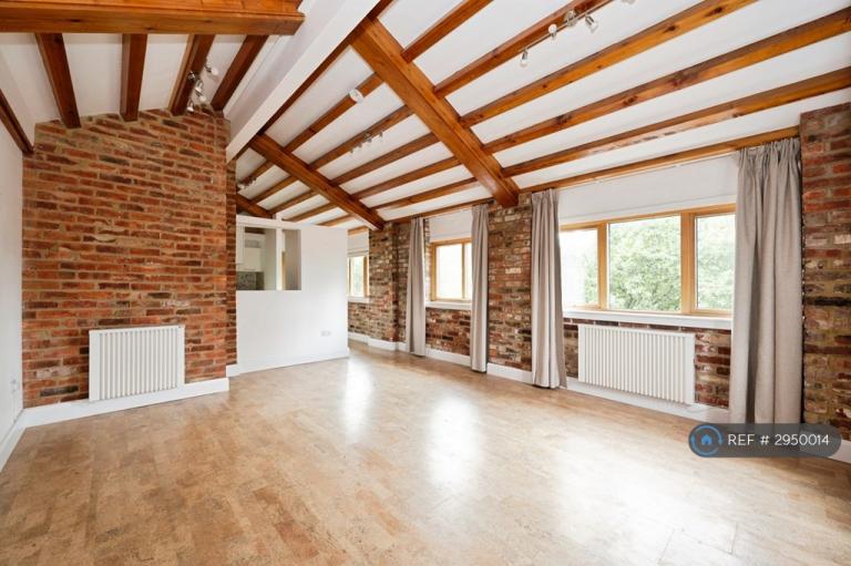 Flat Horsham Road in Waverley