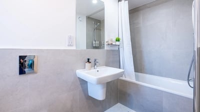 Flat Chadd Green in Greater London