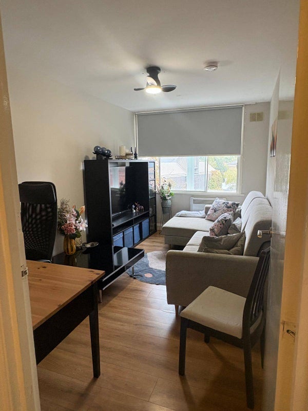 Room Holloway Road in Greater London
