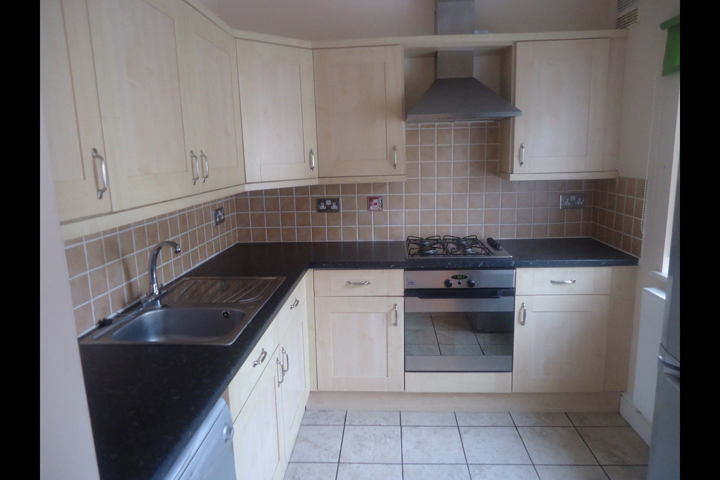 Flat Heathfield Road in Greater London
