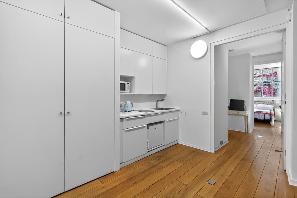 Flat Great Guildford Street in Greater London