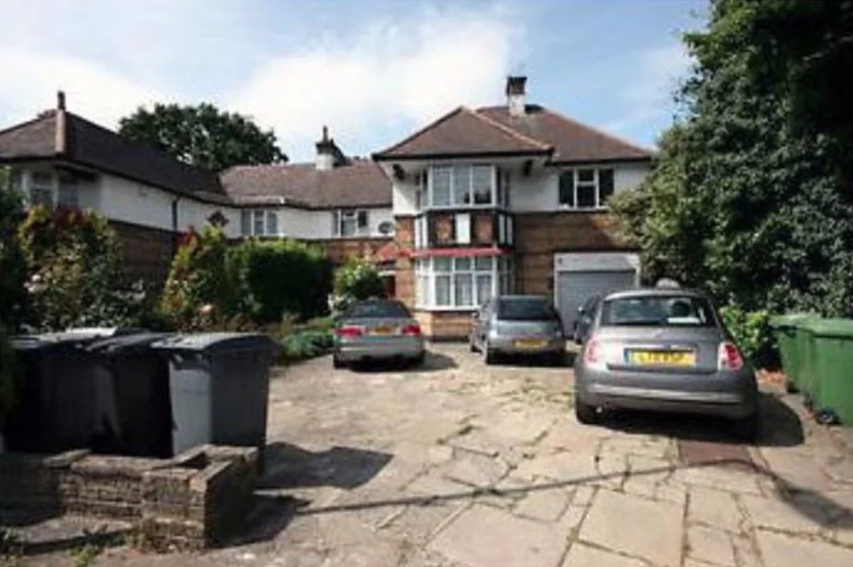 Room Mount Drive in Greater London