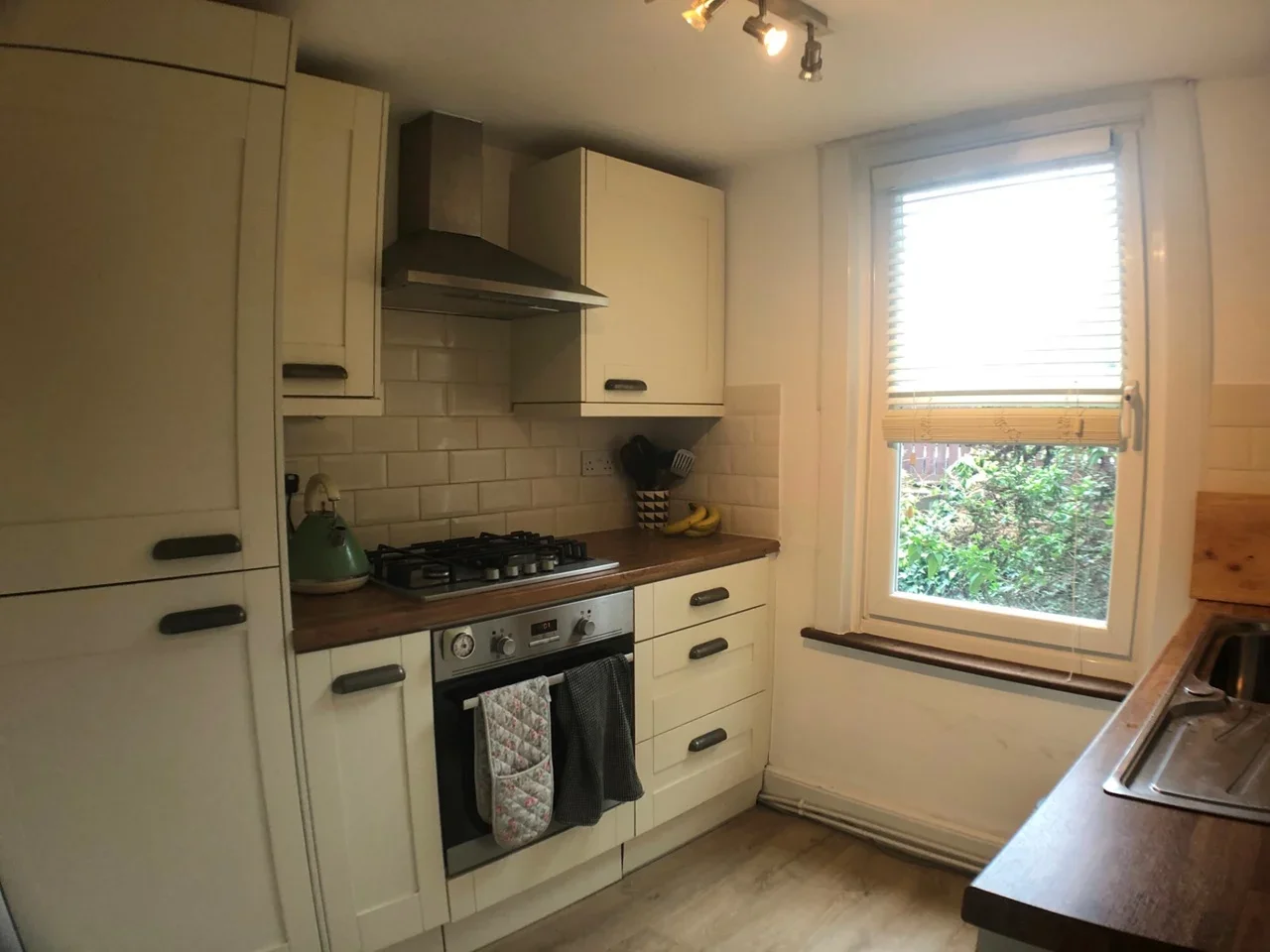 Flat Southolm Street in Greater London