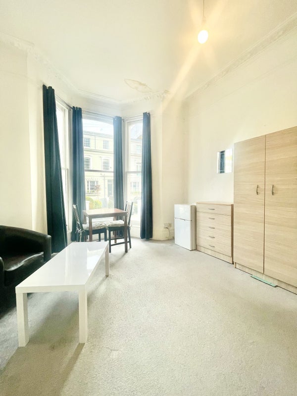 Room Earl's Court Gardens in Greater London