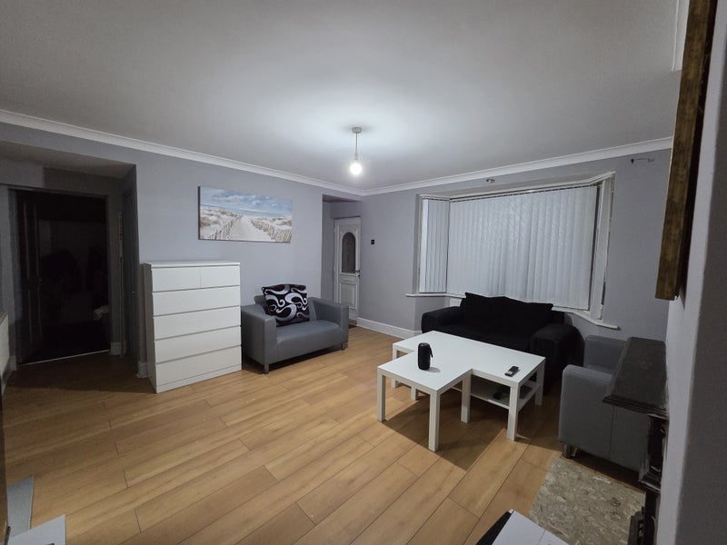 Room Waltham Grove in Birmingham