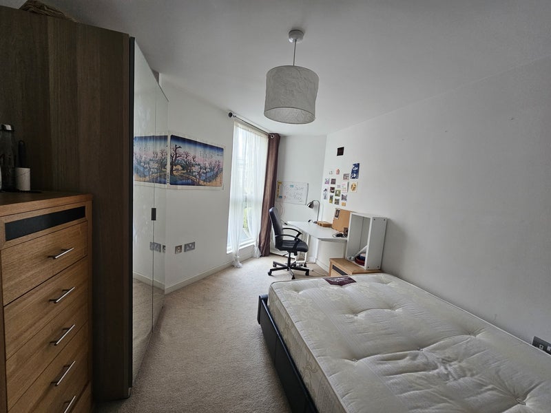 Room Canada Street in Greater London