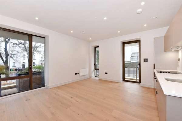 Flat Saint Georges Road in Cheltenham
