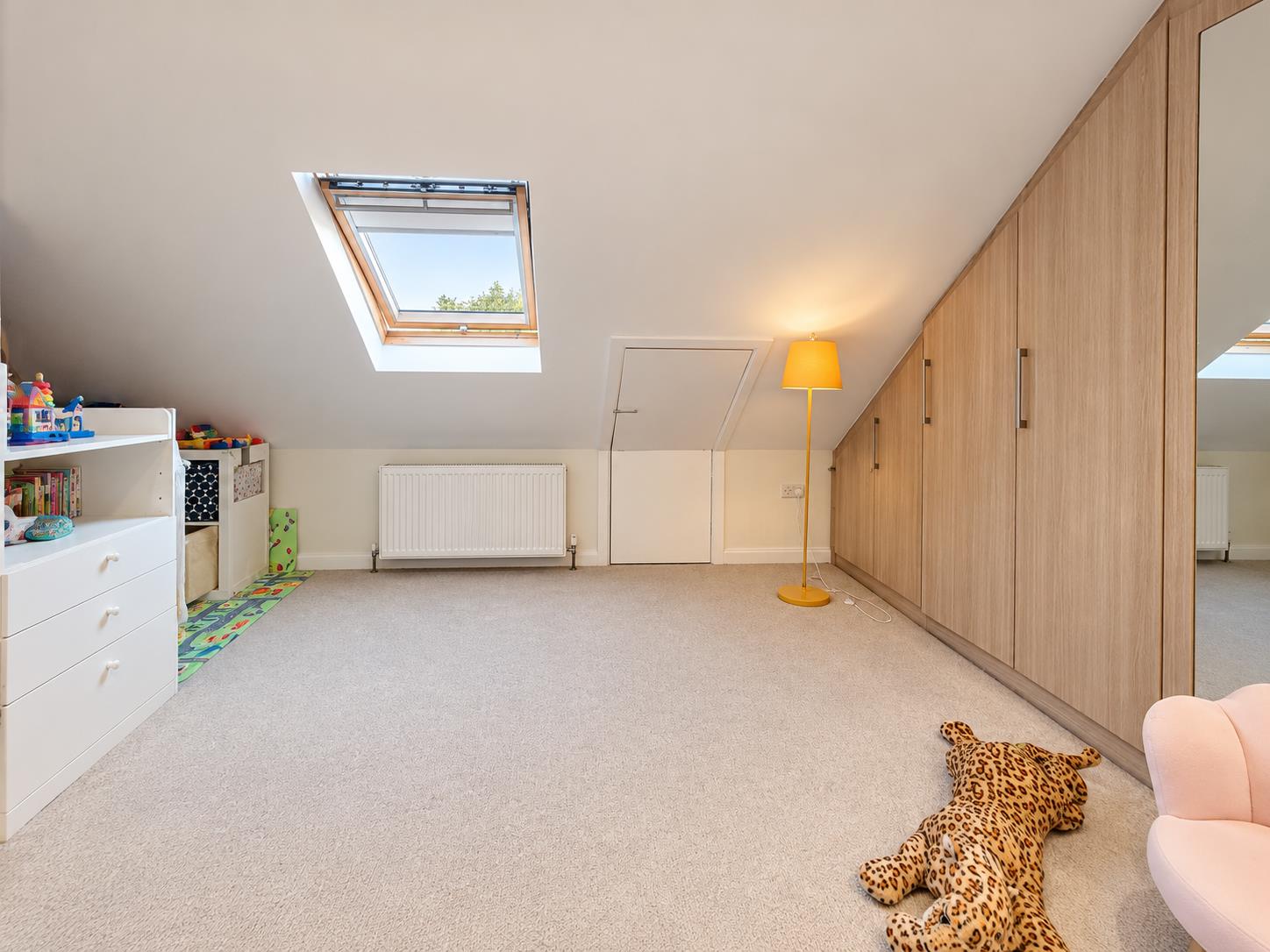 House Ballogie Avenue in Greater London