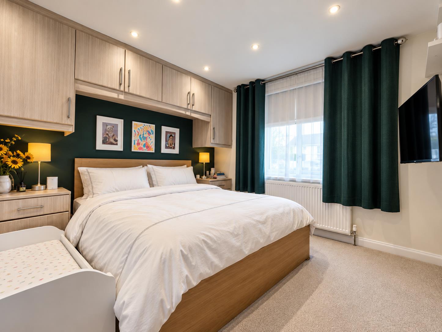 House Ballogie Avenue in Greater London