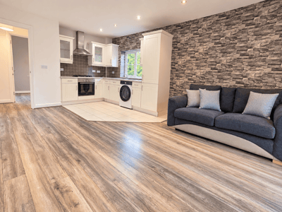 Flat Pembury Avenue in Coventry