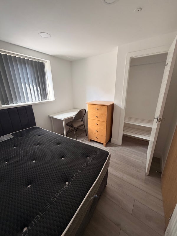 Room Spencer Street in Cardiff