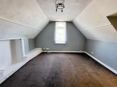 Flat Vicarage Road in Frindsbury