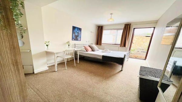 Room Gordon Road in Greater London