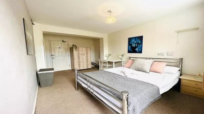 Room Gordon Road in Greater London