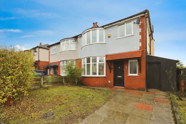 Flat Outwood Road in Radcliffe