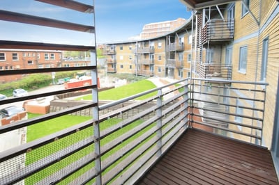 Flat Hartley Hill in Leeds