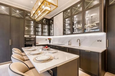 Flat Herbert Crescent in Greater London
