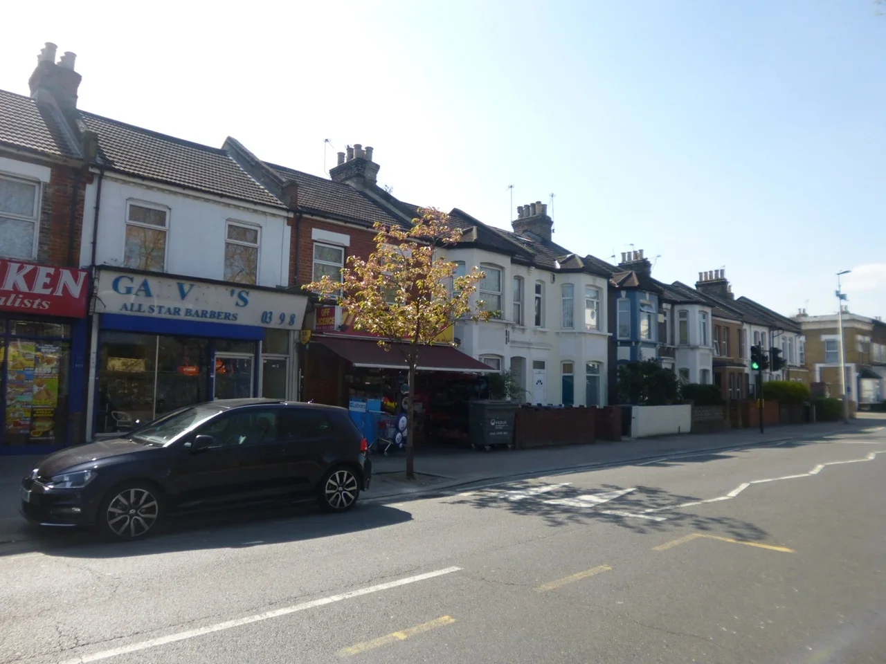 Flat Bourne Road in Greater London