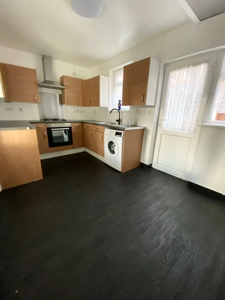House Saunton Avenue in Greater London