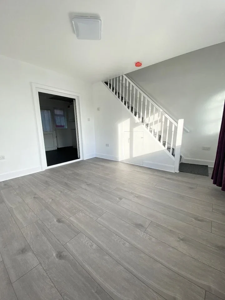 House Saunton Avenue in Greater London