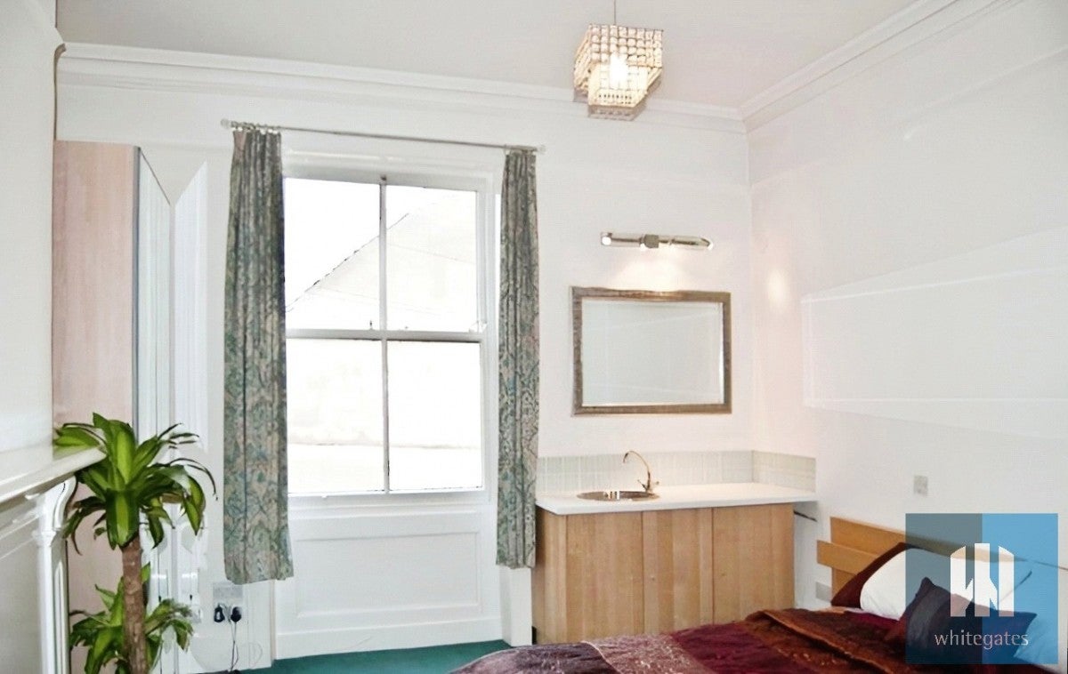 Room Trinity Street in Kirklees