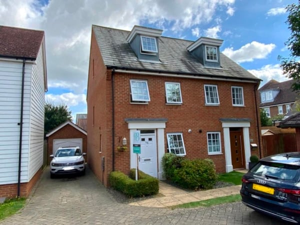 House Kings Hill Avenue in Tonbridge and Malling