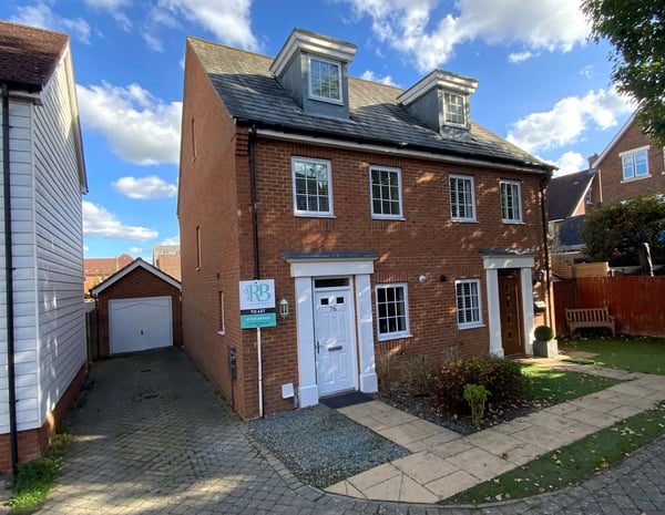 House Kings Hill Avenue in Tonbridge and Malling