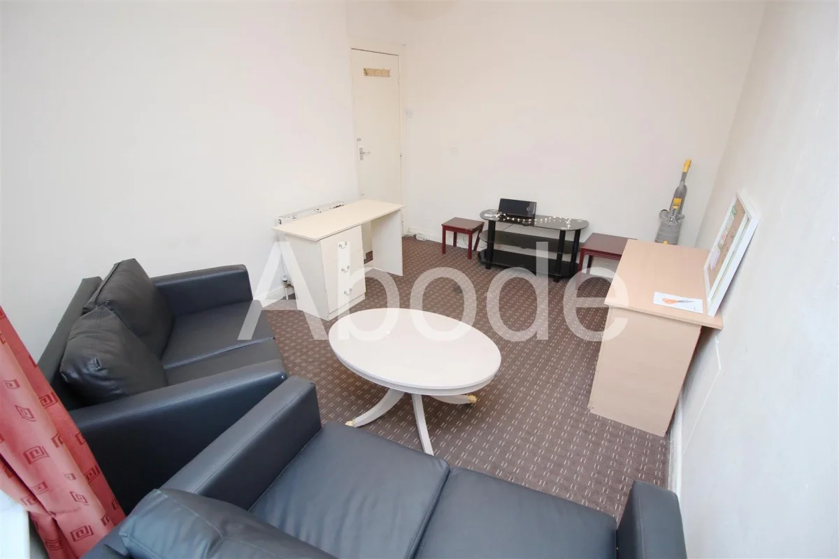 Flat Brudenell Street in Leeds