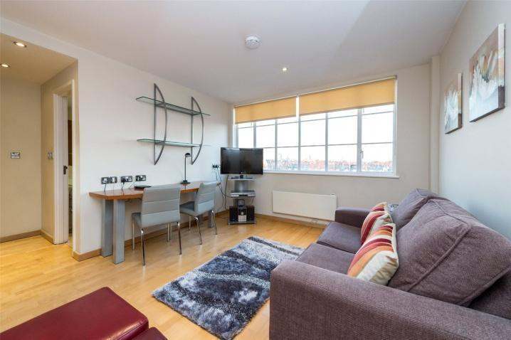 Flat Old Brompton Road in Greater London
