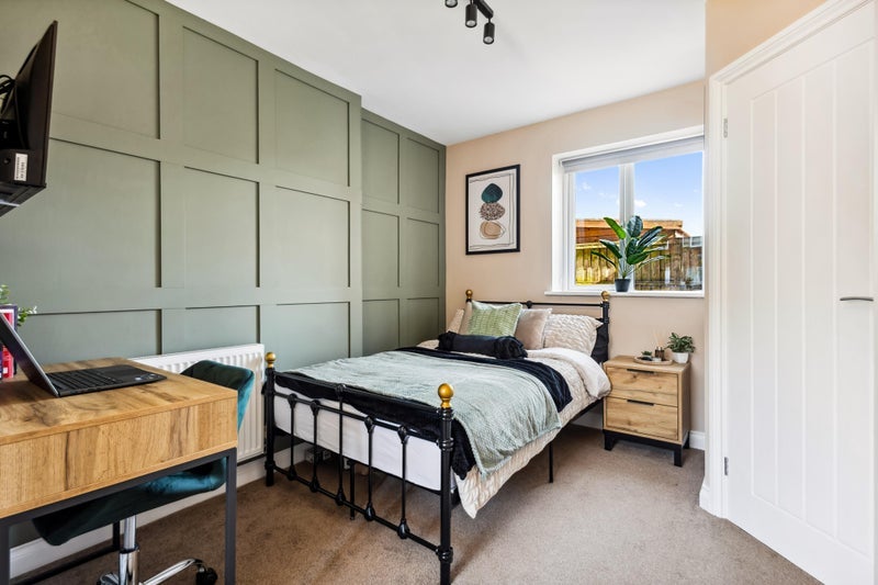 Room Sycamore Avenue in Chesterfield