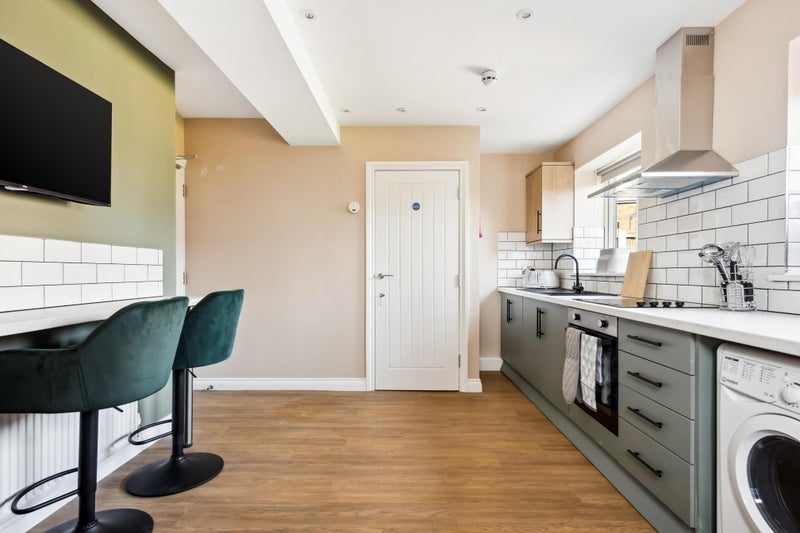 Room Sycamore Avenue in Chesterfield