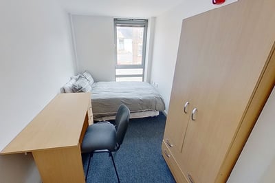 Room Mansfield Road in Nottingham