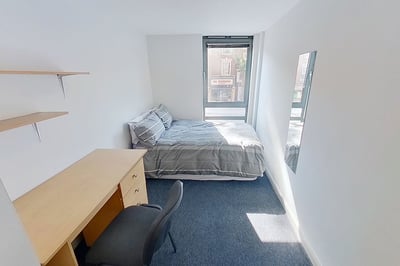 Room Mansfield Road in Nottingham
