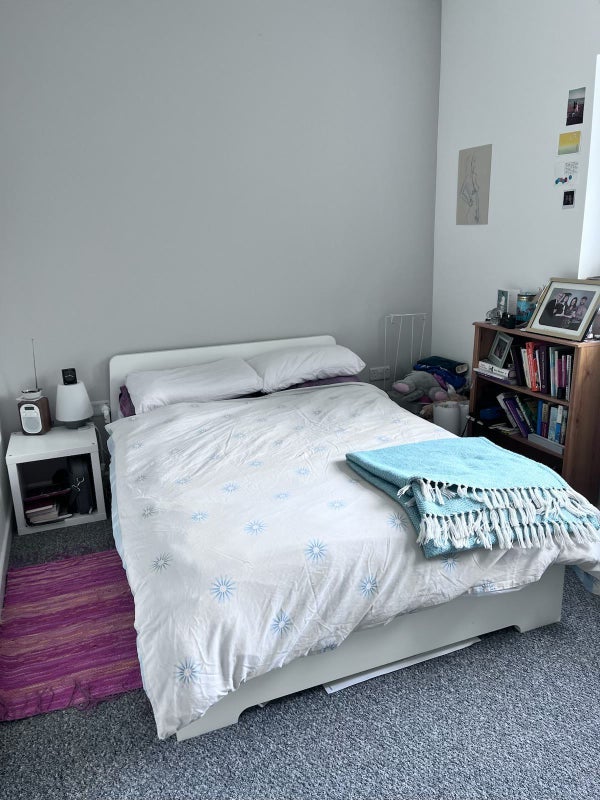 Room Mina Road in Bristol
