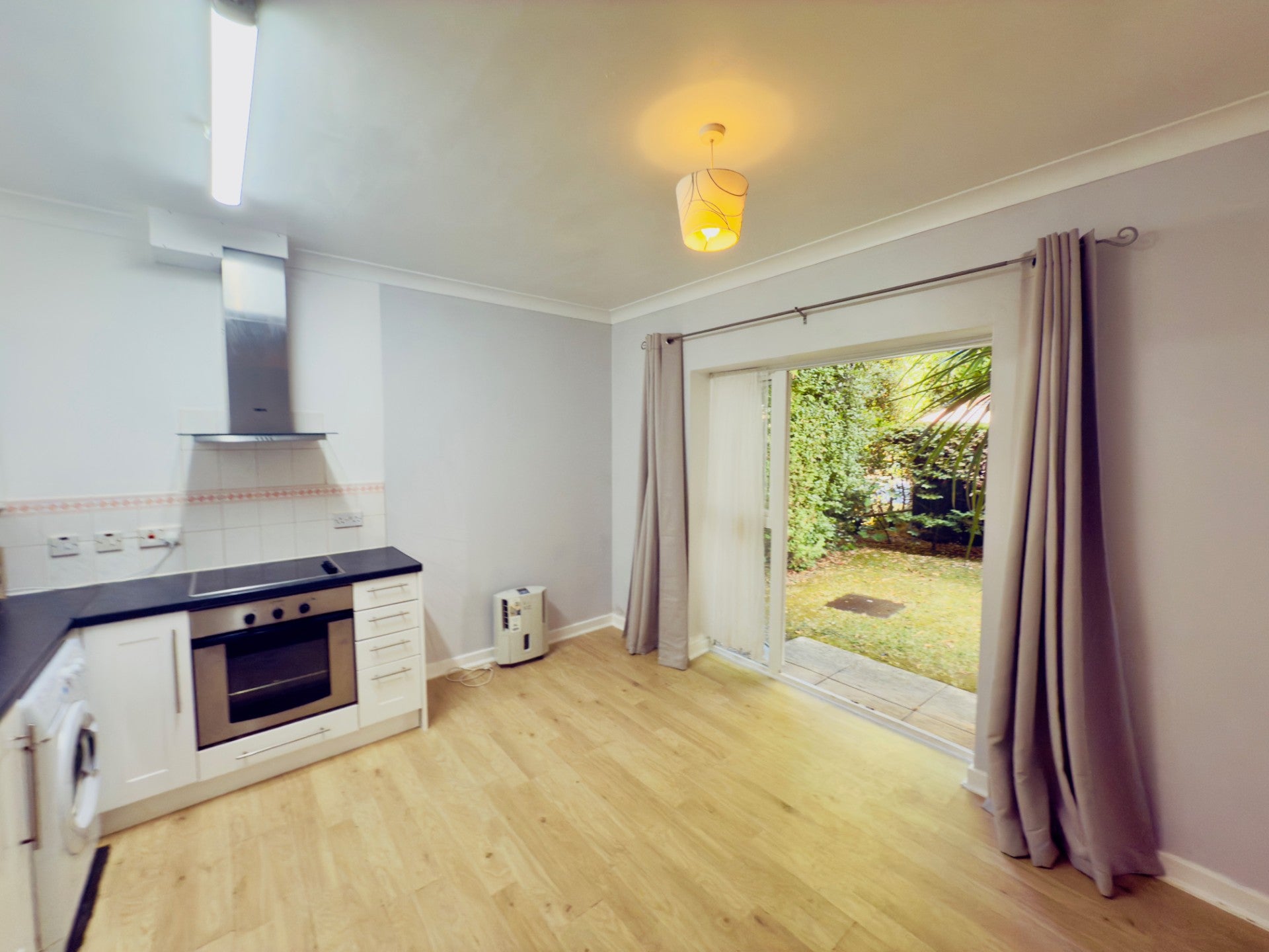 Flat Manor Road in Greater London