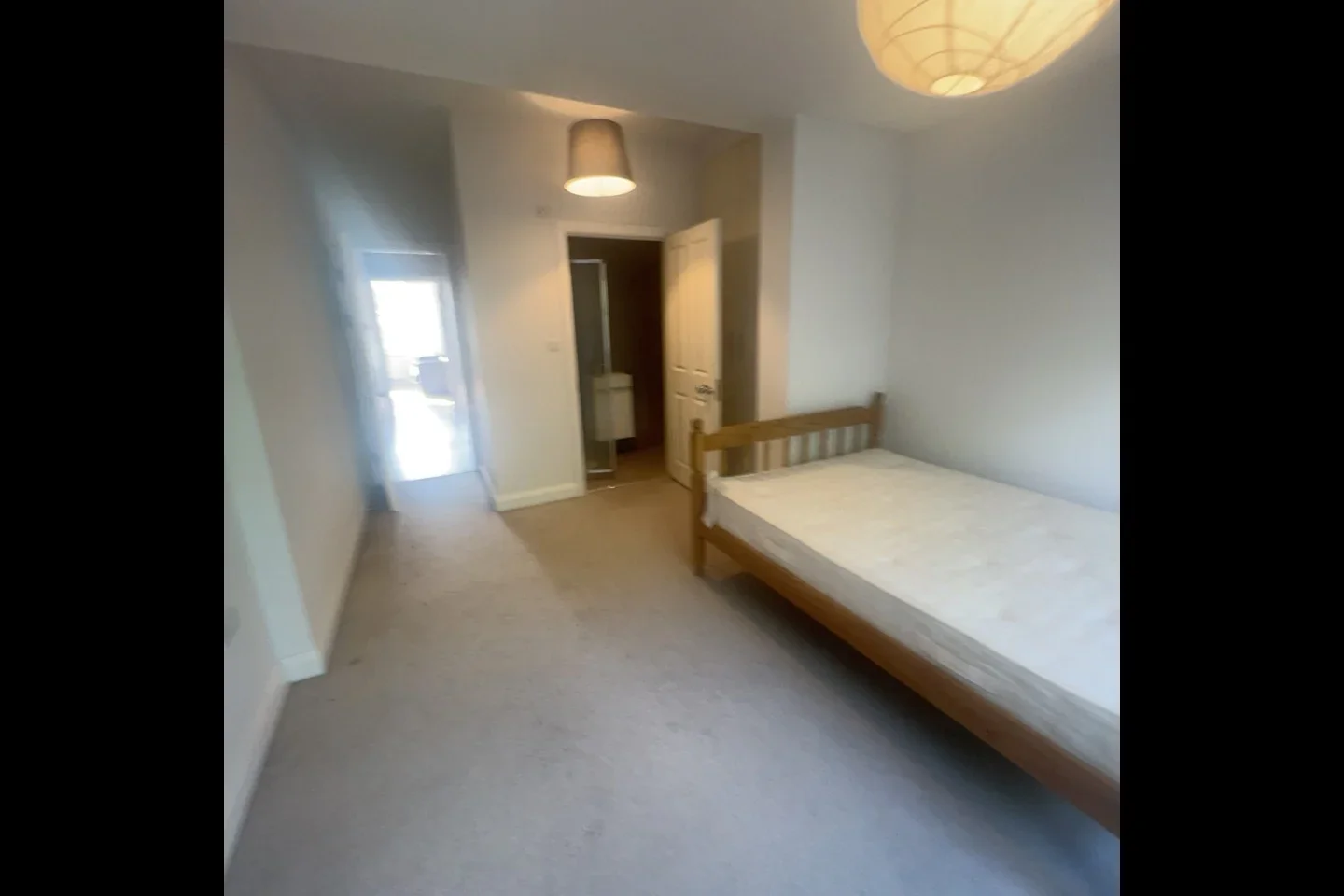 Flat Grange Park in Greater London