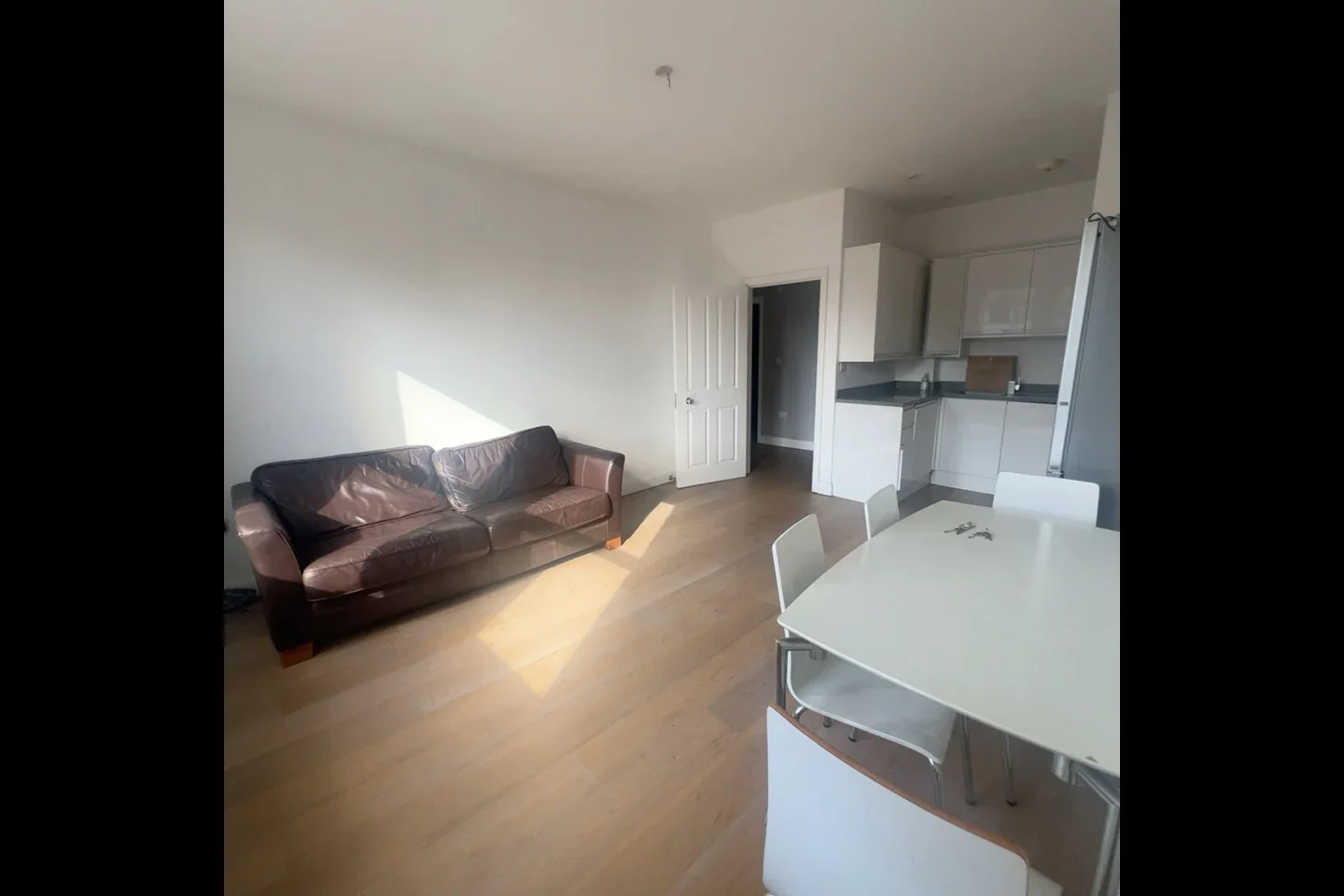 Flat Grange Park in Greater London
