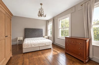 Flat Dunstan's Road in Greater London