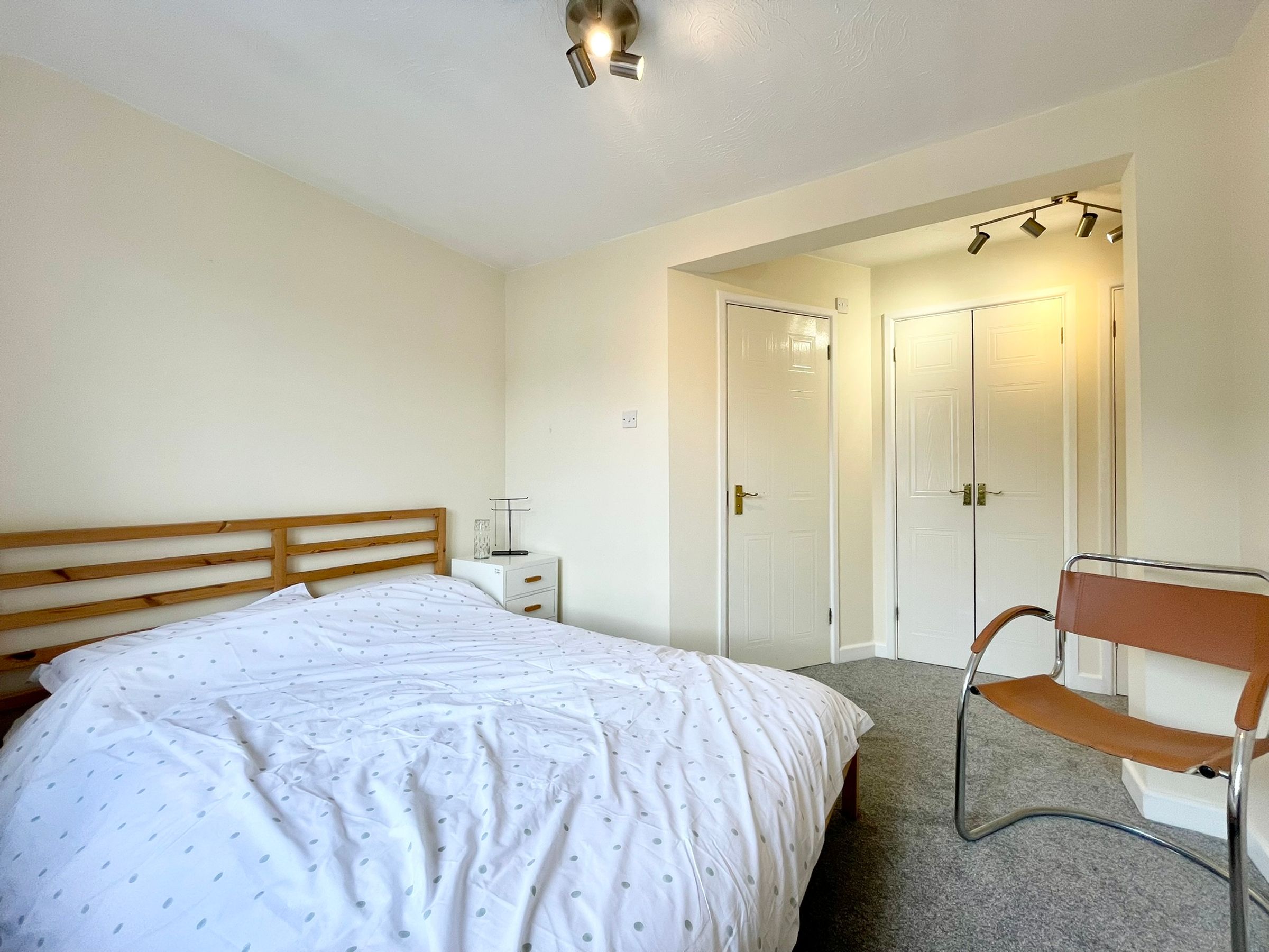 Flat Pooles Wharf Court in Bristol