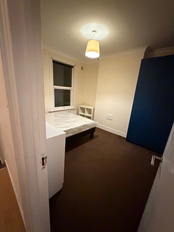 Room Lea Bridge Road in Greater London