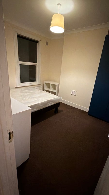 Room Lea Bridge Road in Greater London