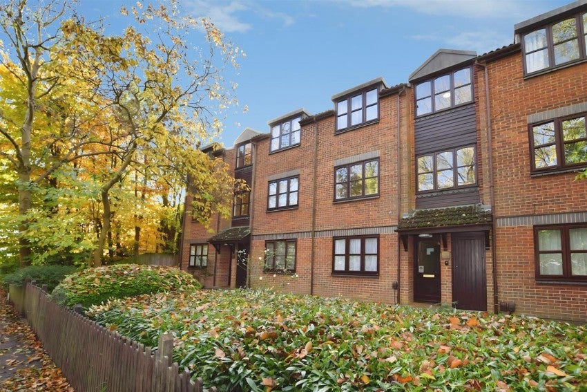 Flat Horseshoe Lane in Watford