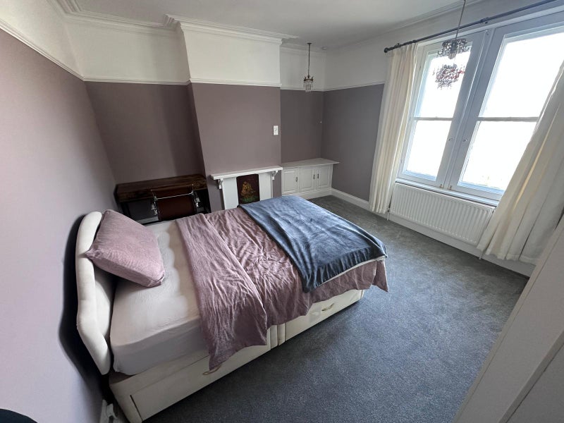 Room Priory Road in Bristol