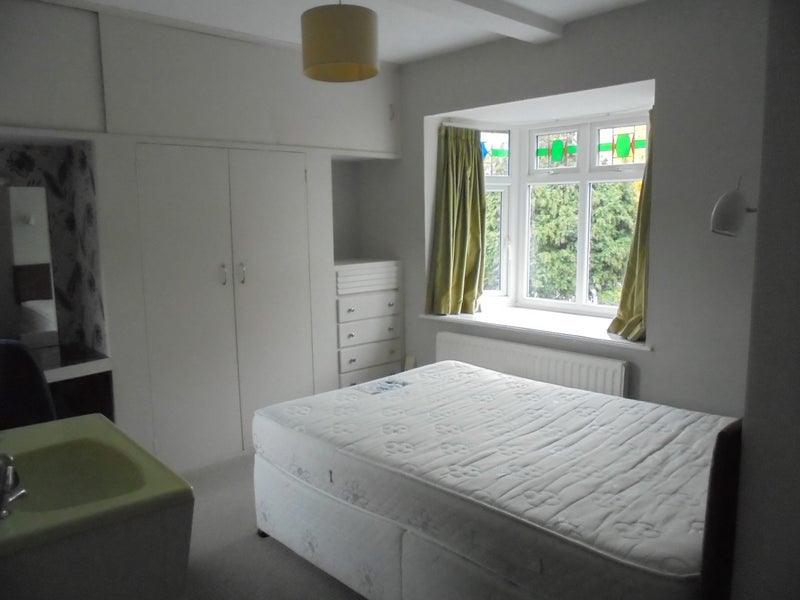 Room Warwick Road in Metropolitan Borough of Solihull