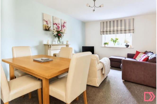 Flat Middlewood Drive in Sheffield