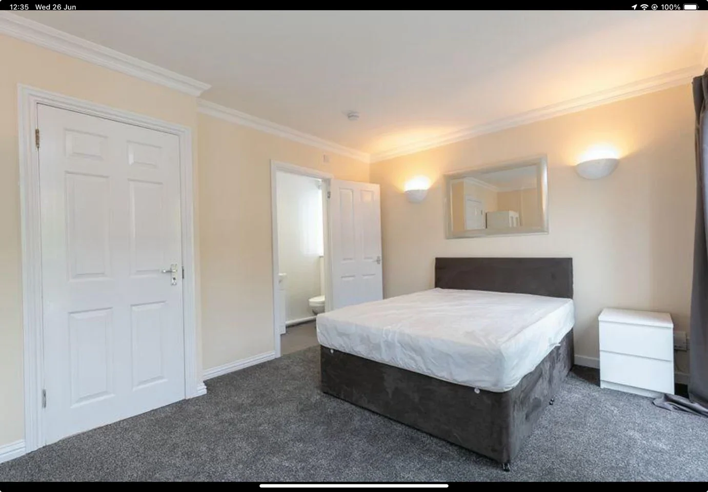 Room The Squareabout in Crawley